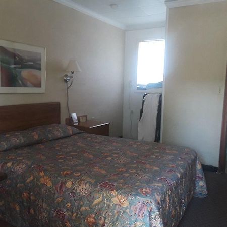 Maples Motel Sandusky Bagian luar foto
