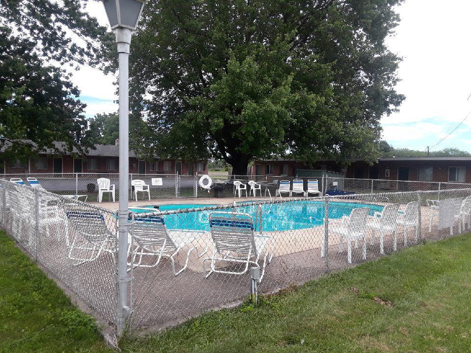 Maples Motel Sandusky Bagian luar foto